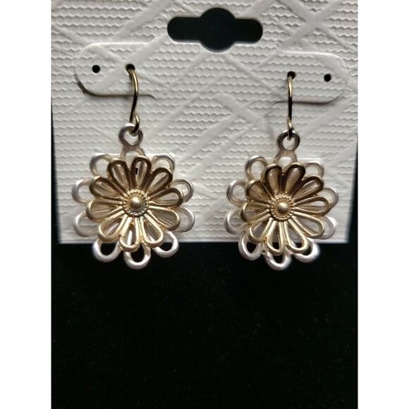 Two Tone Mixed Metals Flower Necklace Set Matte Gold and Silver Tone, w/Earrings - Picture 5 of 12